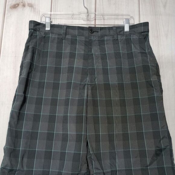 PGA Tour‎ Shorts Men's 34 Black and Grey Check - Picture 1 of 7